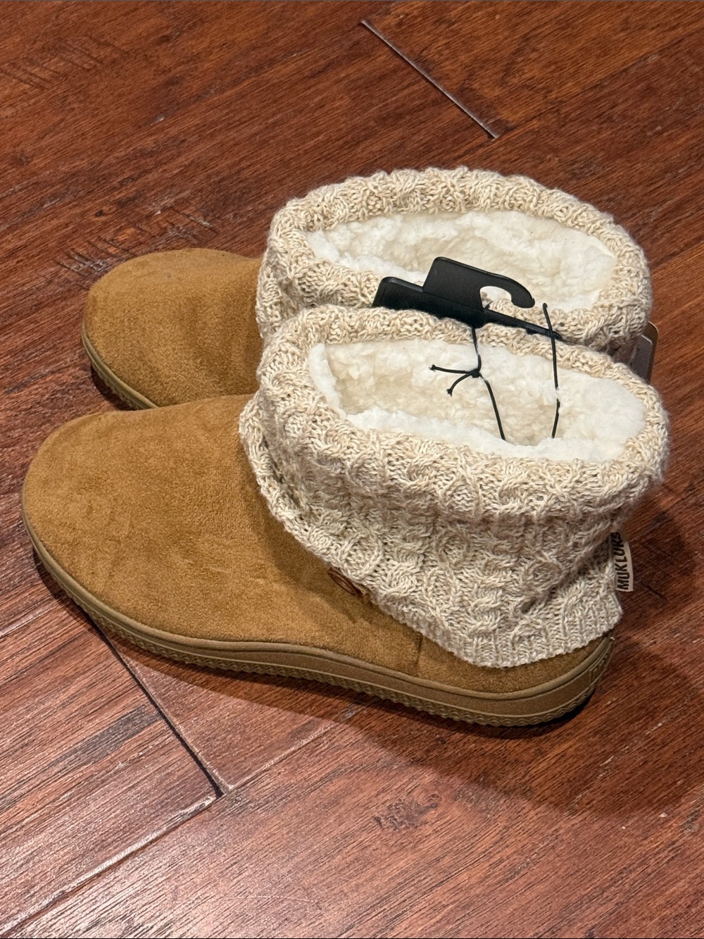 NWT! Size 9/10 Muk Luks Tan Suede Boot Slippers with Cream Knit Cuff